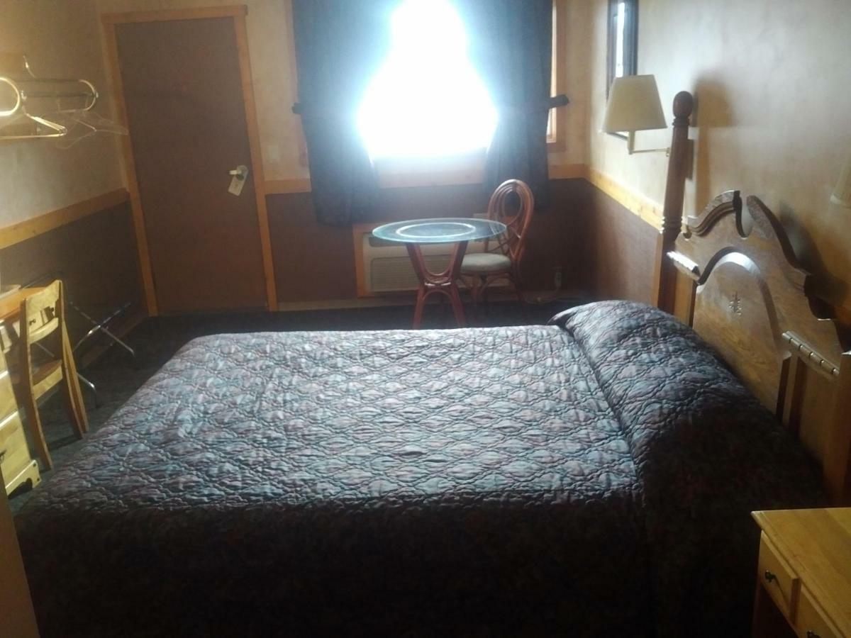 Algoma Motel ワワ エクステリア 写真