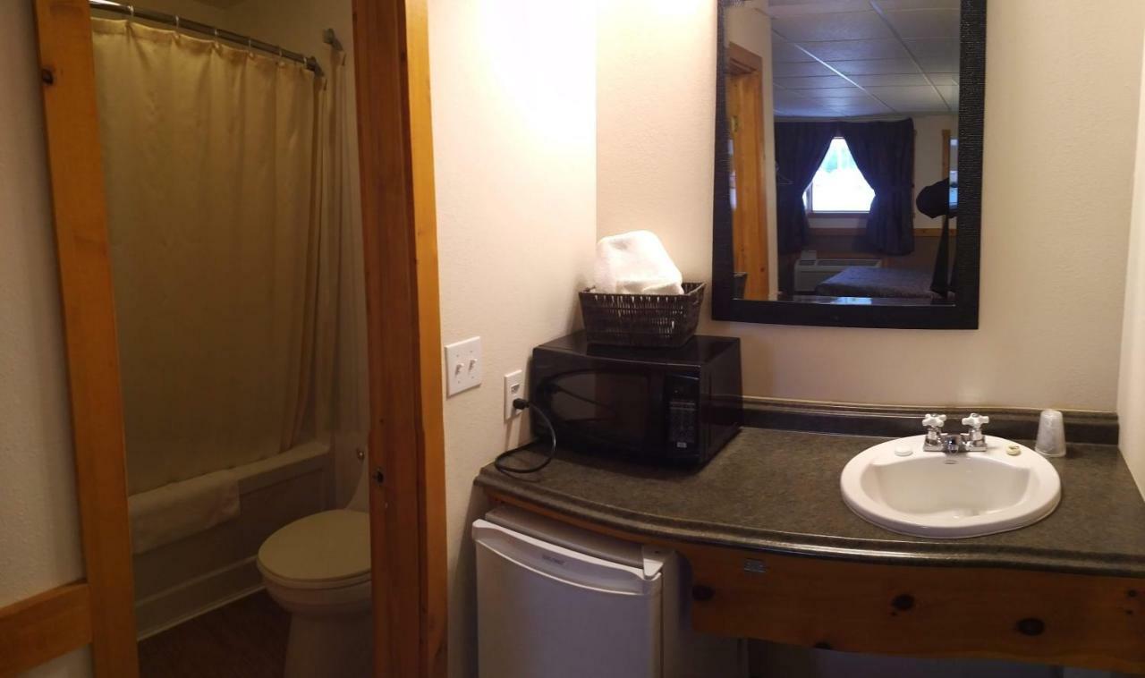 Algoma Motel ワワ エクステリア 写真